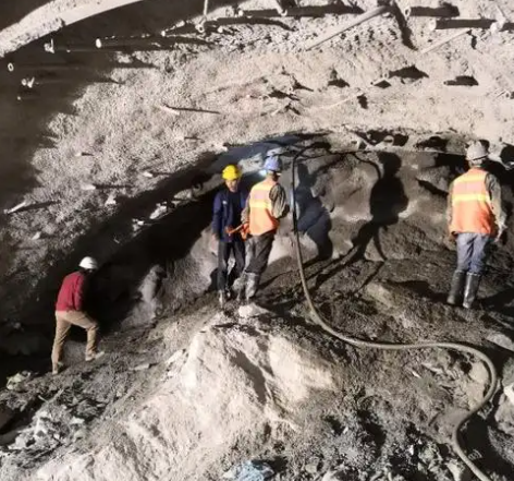 榆次拱顶带模注浆料的施工流程及注意事项